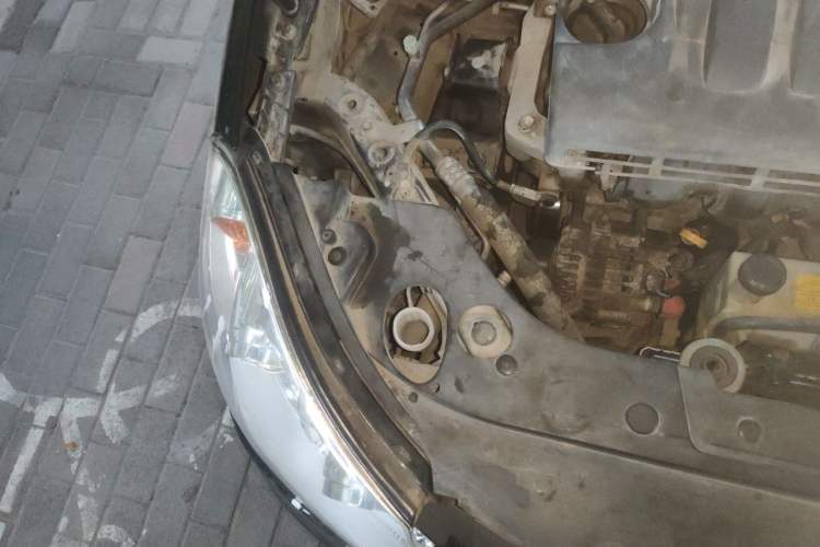 Used Dongfeng Aeolus A60 2014 1.6L Automatic Prestige Model Engine Bay Right