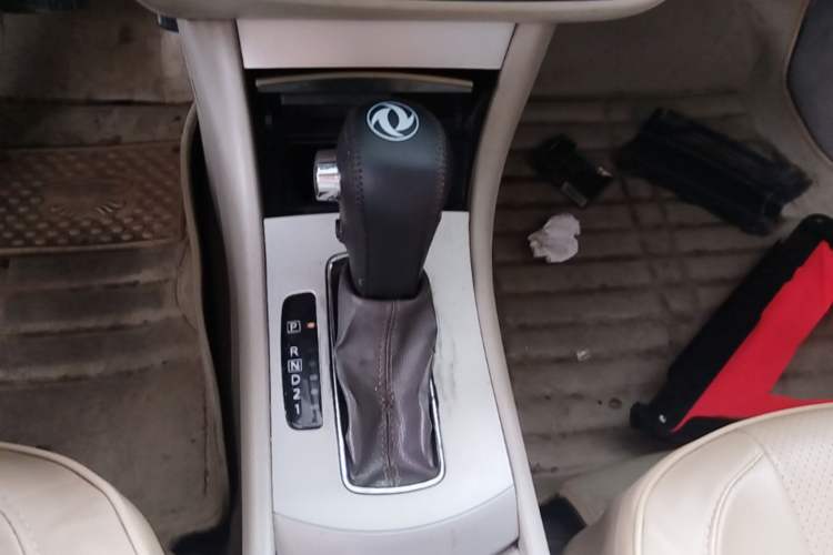 Used Dongfeng Aeolus A60 2014 1.6L Automatic Luxury Model Gear Lever