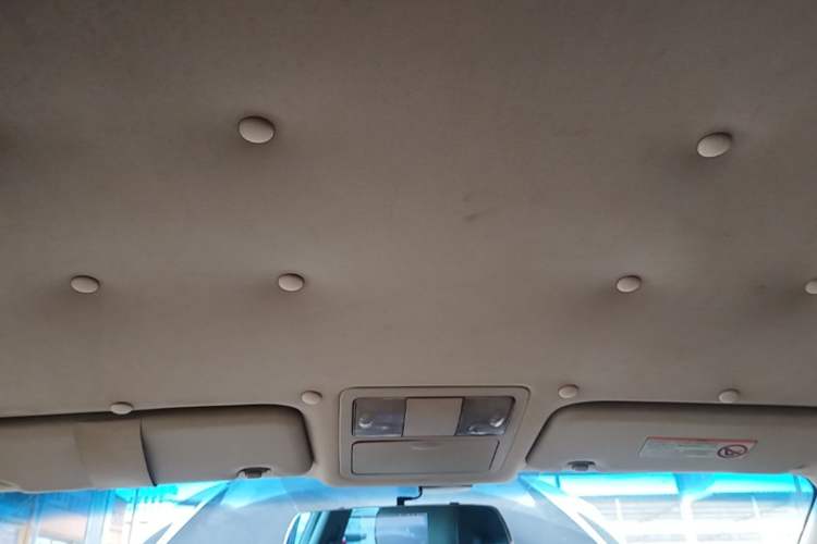 Used Dongfeng Aeolus A60 2014 1.6L Automatic Luxury Model Headliner