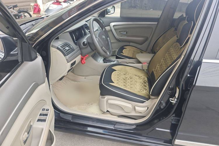 Used Dongfeng Aeolus A60 2014 1.6L Automatic Luxury Model Interior 2