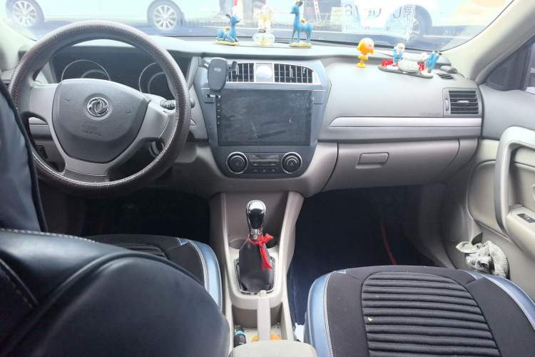 Used Dongfeng Aeolus A60 2014 1.6L Manual Luxury Model Interior 3