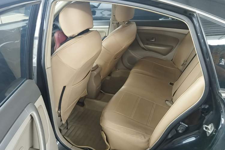 Used Dongfeng Aeolus A60 2014 1.6L Automatic Luxury Model Left Rear Seat
