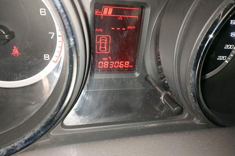 Used Dongfeng Aeolus A60 2014 1.5L Manual Elite Model Odometer Close Up
