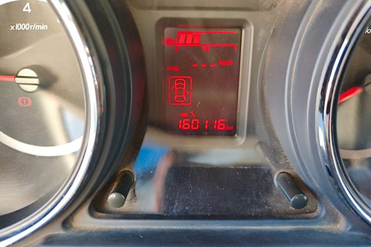 Used Dongfeng Aeolus A60 2014 1.6L Manual Luxury Model Odometer Close Up
