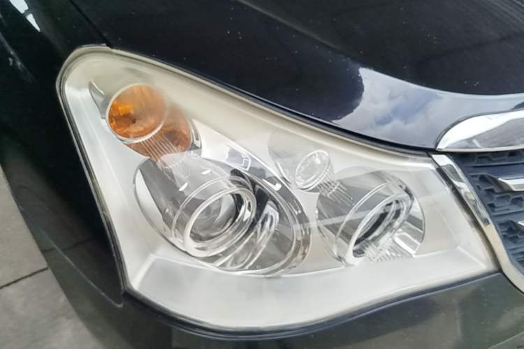 Used Dongfeng Aeolus A60 2014 1.6L Automatic Luxury Model Right Front Headlight