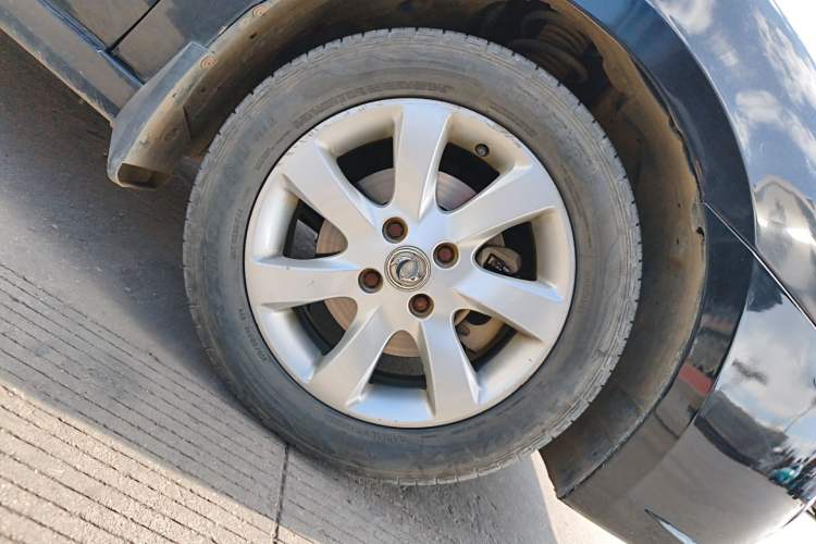 Used Dongfeng Aeolus A60 2014 1.6L Manual Luxury Model Right Front Wheel Hub
