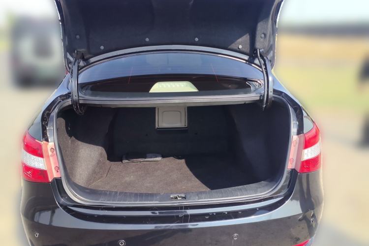Used Dongfeng Aeolus A60 2014 1.6L Automatic Luxury Model Trunk
