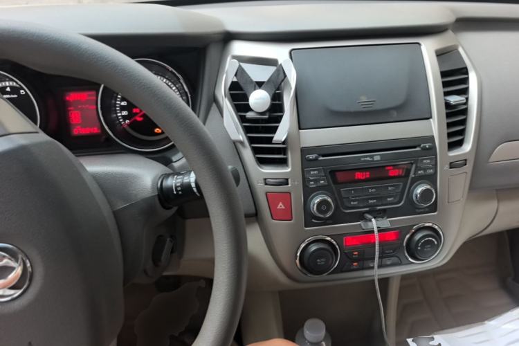 Used Dongfeng Aeolus A60 2014 1.6L Manual Luxury Model Center Console