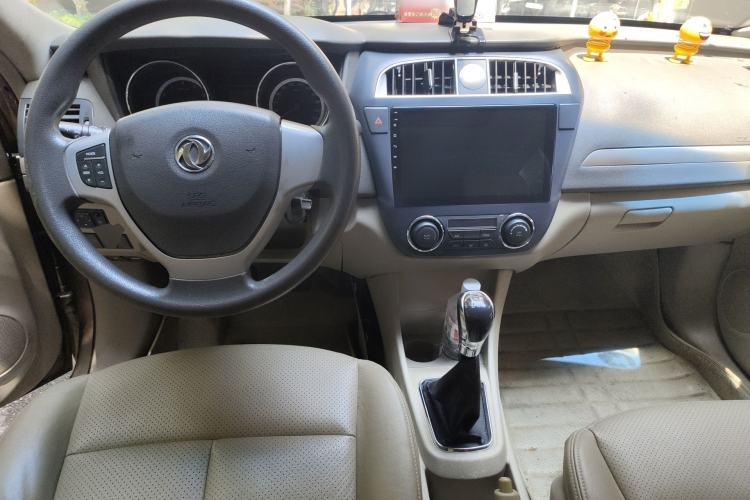 Used Dongfeng Aeolus A60 2014 1.6L Manual Luxury Model Center Console