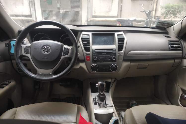Used Dongfeng Aeolus A60 2014 2.0L CVT Tech Version Center Console