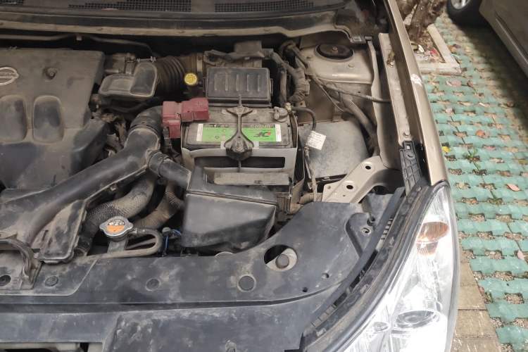 Used Dongfeng Aeolus A60 2014 2.0L CVT Tech Version Engine Bay Left