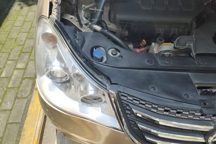 Used Dongfeng Aeolus A60 2014 1.6L Manual Luxury Model Engine Bay Right
