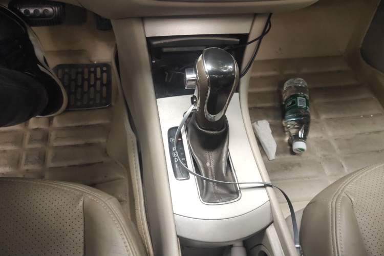 Used Dongfeng Aeolus A60 2014 2.0L CVT Tech Version Gear Lever