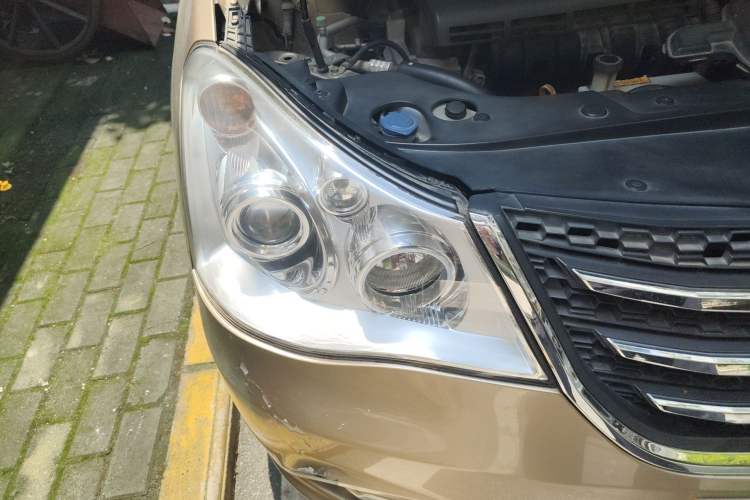 Used Dongfeng Aeolus A60 2014 1.6L Manual Luxury Model Right Front Headlight