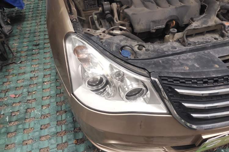 Used Dongfeng Aeolus A60 2014 2.0L CVT Tech Version Right Front Headlight