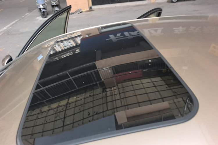 Used Dongfeng Aeolus A60 2014 1.6L Manual Luxury Model Roof