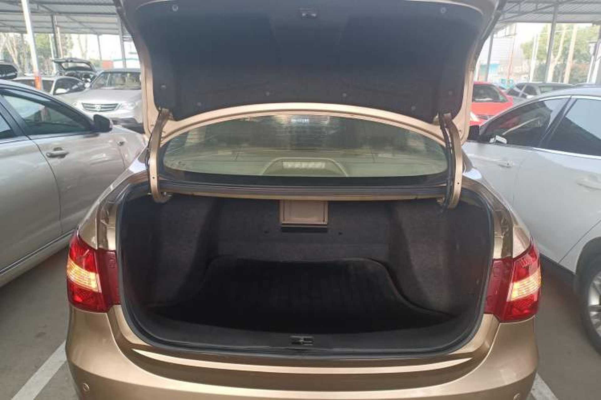 Used Dongfeng Aeolus A60 2014 1.6L Automatic Luxury Model Trunk