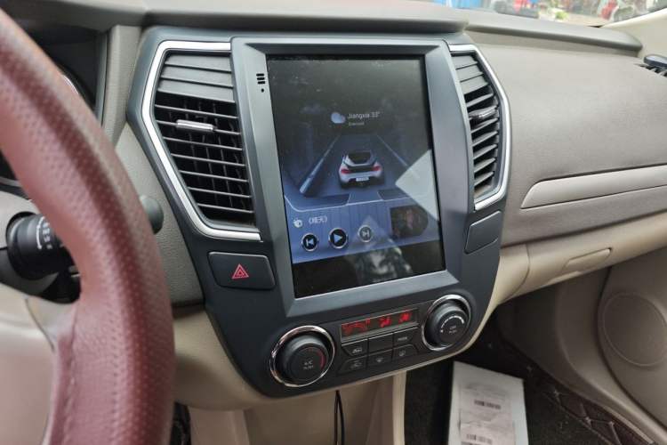 Used Dongfeng Aeolus A60 2014 1.6L Manual Luxury Model Audio And AC Panel