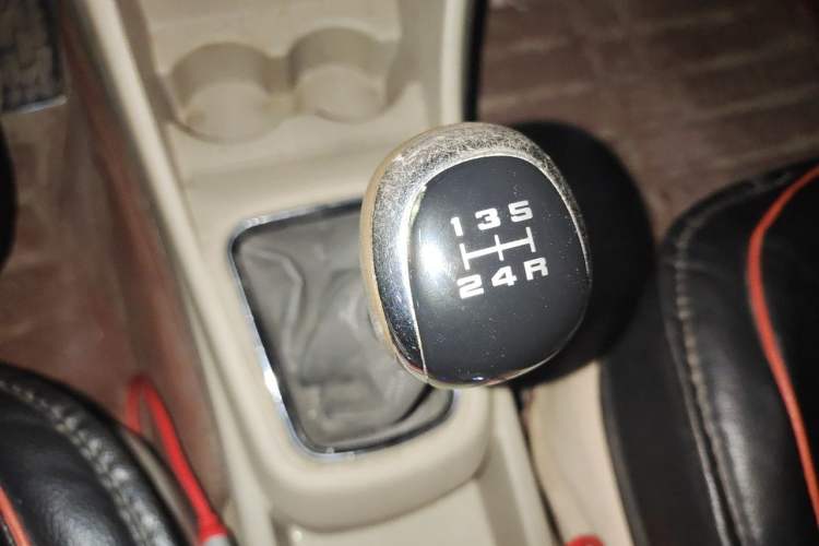 Used Dongfeng Aeolus A60 2014 1.5L Manual Elite Model Gear Lever