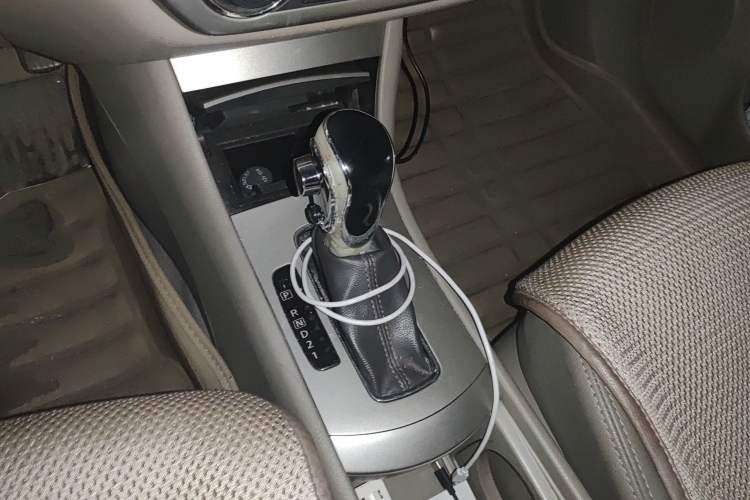 Used Dongfeng Aeolus A60 2014 1.6L Automatic Luxury Model Gear Lever