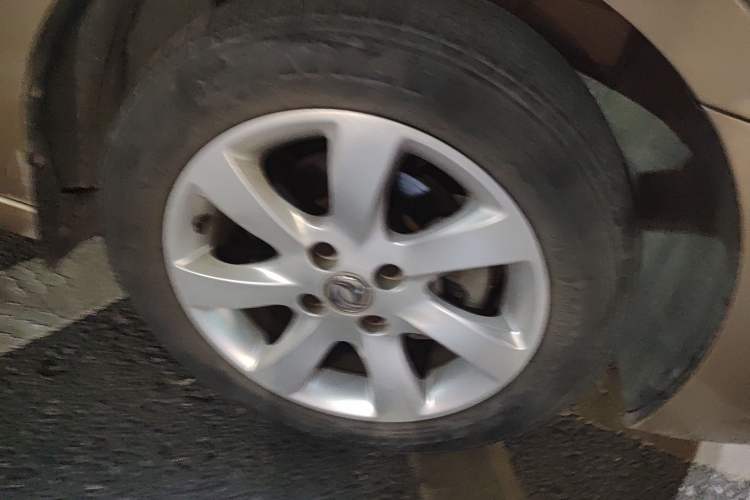Used Dongfeng Aeolus A60 2014 1.6L Automatic Luxury Model Right Front Wheel Hub