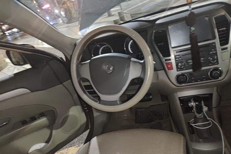 Used Dongfeng Aeolus A60 2014 1.6L Automatic Luxury Model Steering Wheel