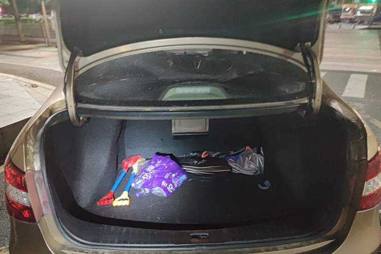 Used Dongfeng Aeolus A60 2014 1.6L Automatic Luxury Model Trunk