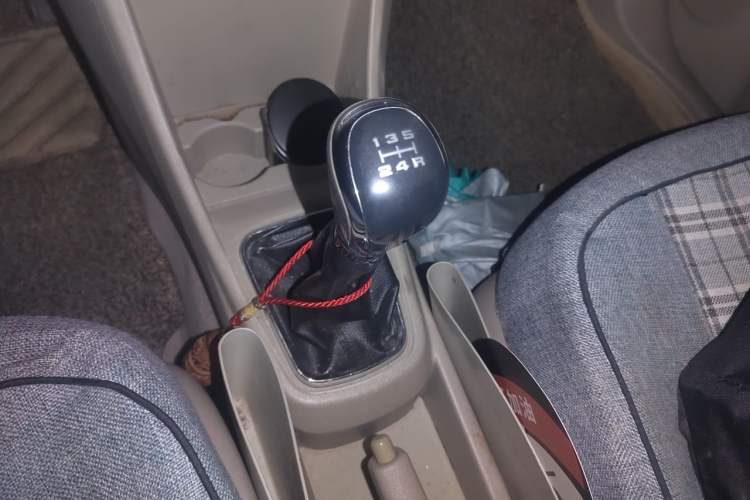 Used Dongfeng Aeolus A60 2014 1.6L Manual Luxury Model Gear Lever