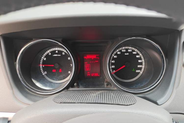 Used Dongfeng Aeolus A60 2014 1.6L Manual Luxury Model Instrument Cluster