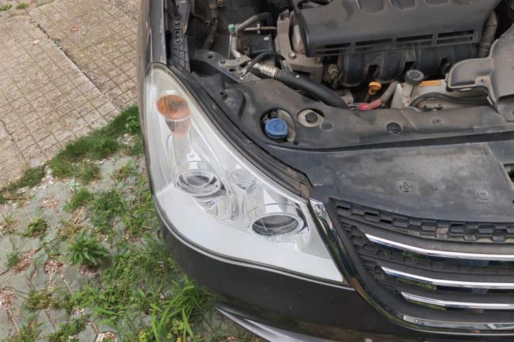 Used Dongfeng Aeolus A60 2014 1.6L Manual Luxury Model Right Front Headlight