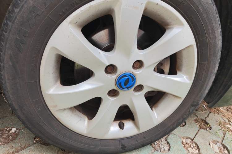 Used Dongfeng Aeolus A60 2014 1.6L Manual Luxury Model Right Front Wheel Hub