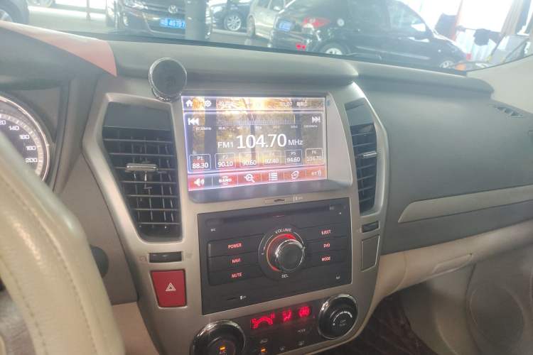 Used Dongfeng Aeolus A60 2014 1.6L Automatic Luxury Model Audio And AC Panel