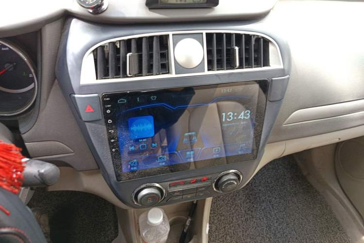 Used Dongfeng Aeolus A60 2014 1.6L Manual Luxury Model Audio And AC Panel