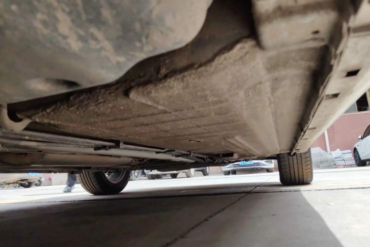 Used Dongfeng Aeolus A60 2014 1.6L Manual Luxury Model Chassis Rear Right