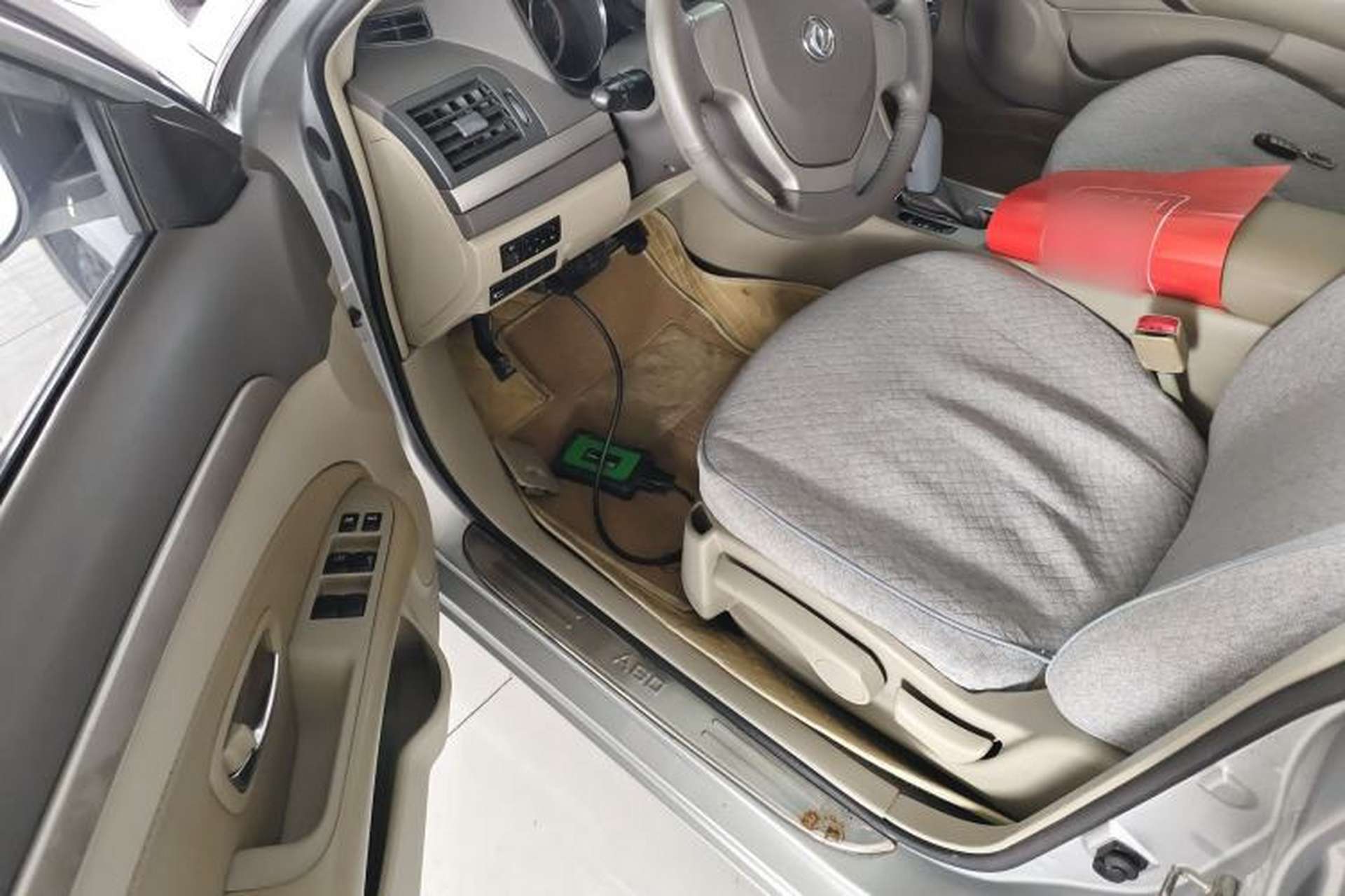 Used Dongfeng Aeolus A60 2014 1.6L Automatic Luxury Model Driver Seat