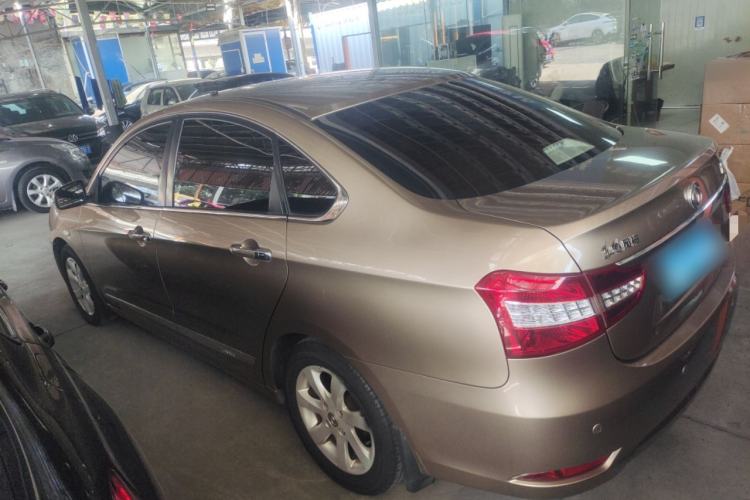 Used Dongfeng Aeolus A60 2014 1.6L Automatic Luxury Model Exterior 3
