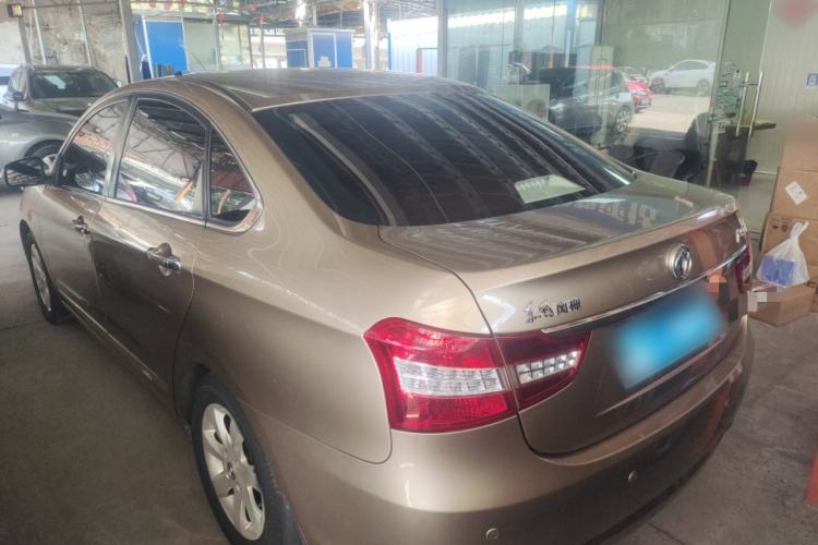 Used Dongfeng Aeolus A60 2014 1.6L Automatic Luxury Model Exterior 4