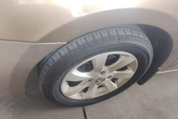 Used Dongfeng Aeolus A60 2014 1.6L Automatic Luxury Model Exterior 7