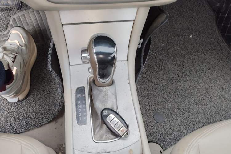Used Dongfeng Aeolus A60 2014 1.6L Automatic Luxury Model Gear Lever
