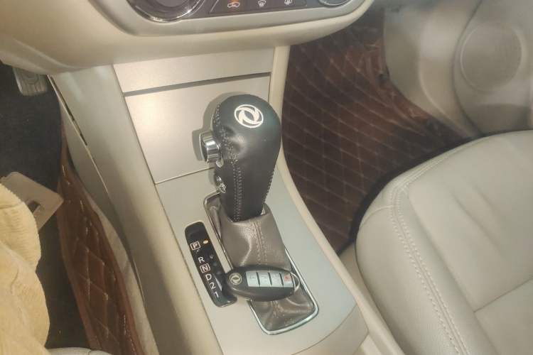 Used Dongfeng Aeolus A60 2014 1.6L Automatic Luxury Model Gear Lever
