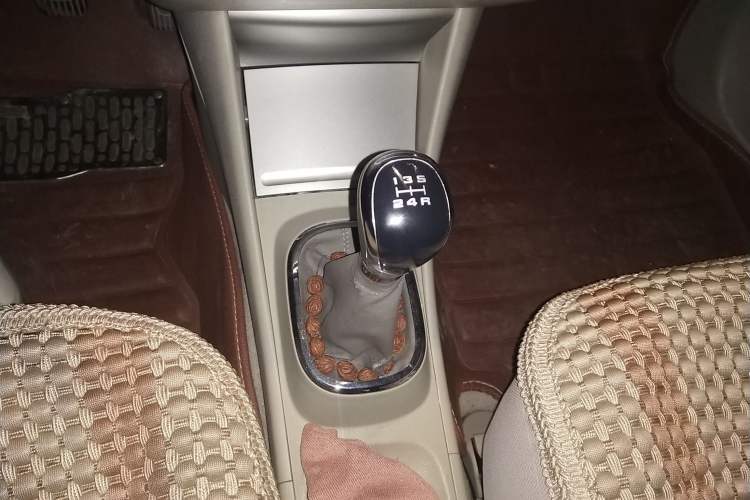 Used Dongfeng Aeolus A60 2014 1.6L Manual Luxury Model Gear Lever