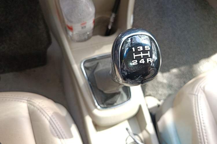 Used Dongfeng Aeolus A60 2014 1.6L Manual Luxury Model Gear Lever