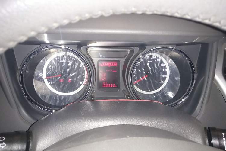 Used Dongfeng Aeolus A60 2014 1.6L Manual Luxury Model Instrument Cluster