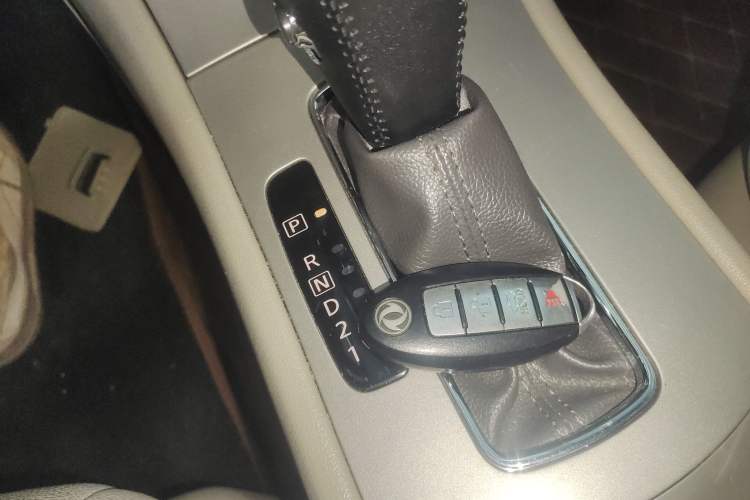 Used Dongfeng Aeolus A60 2014 1.6L Automatic Luxury Model Interior 1