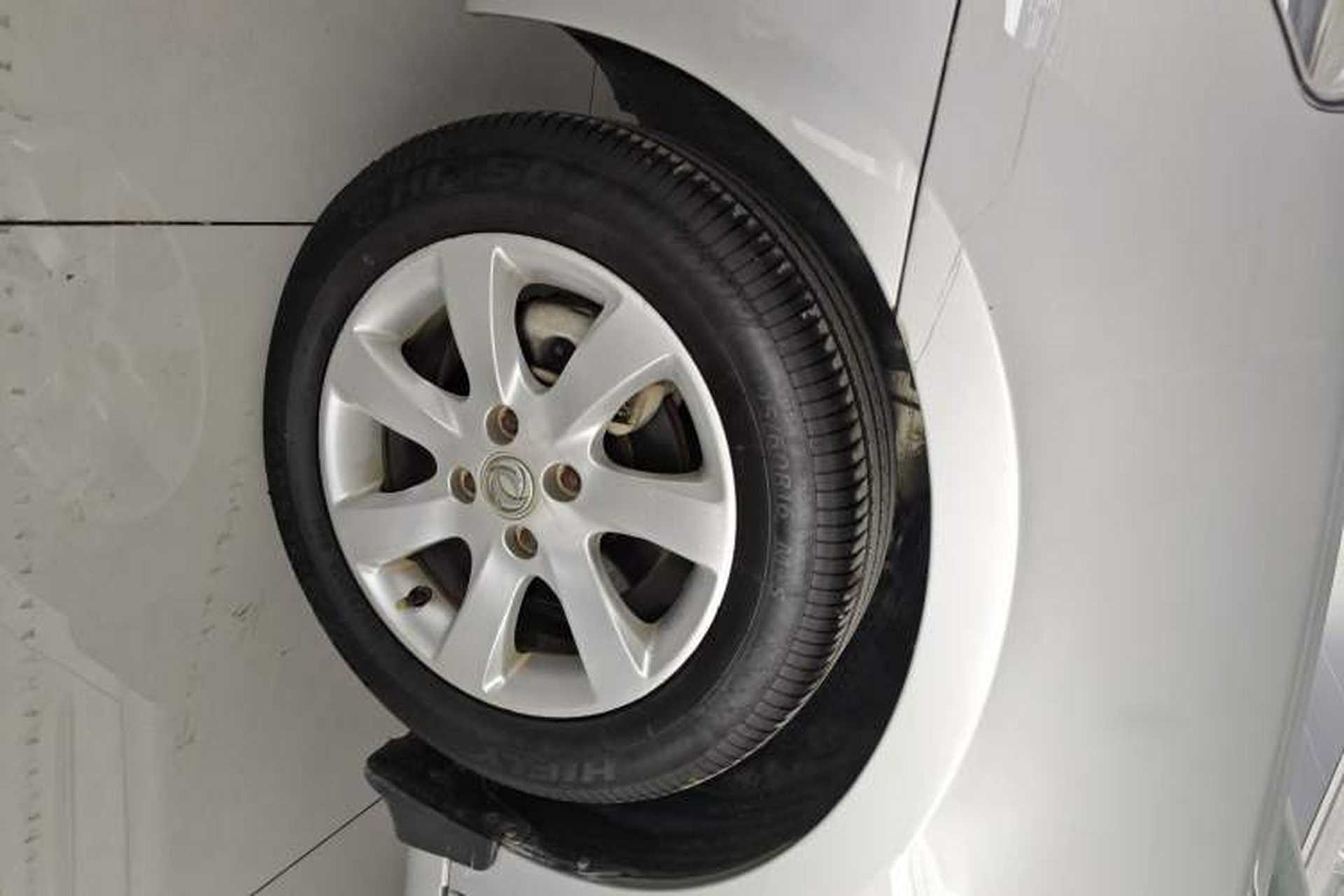 Used Dongfeng Aeolus A60 2014 1.6L Automatic Luxury Model Left Front Wheel Hub