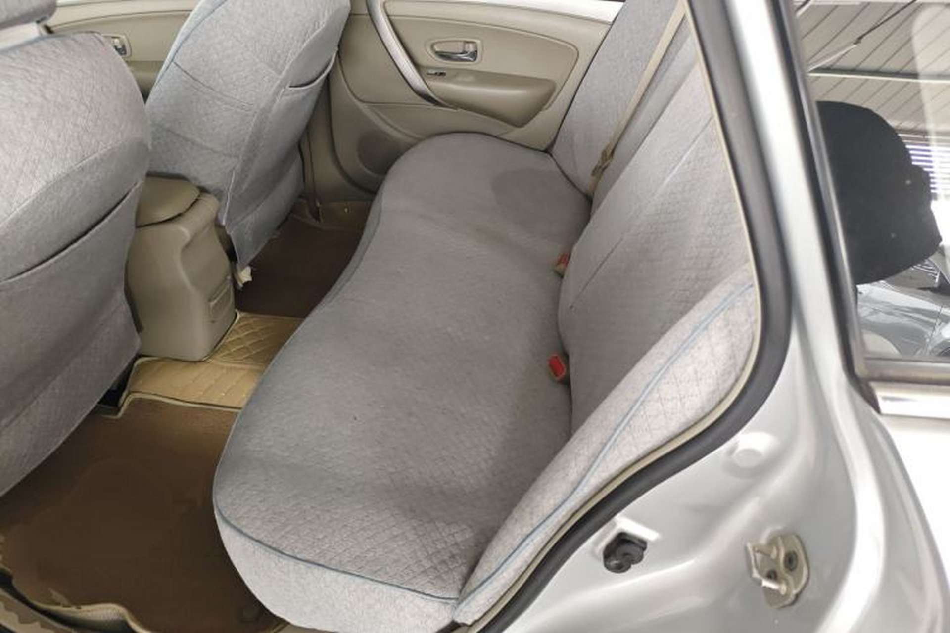 Used Dongfeng Aeolus A60 2014 1.6L Automatic Luxury Model Left Rear Seat