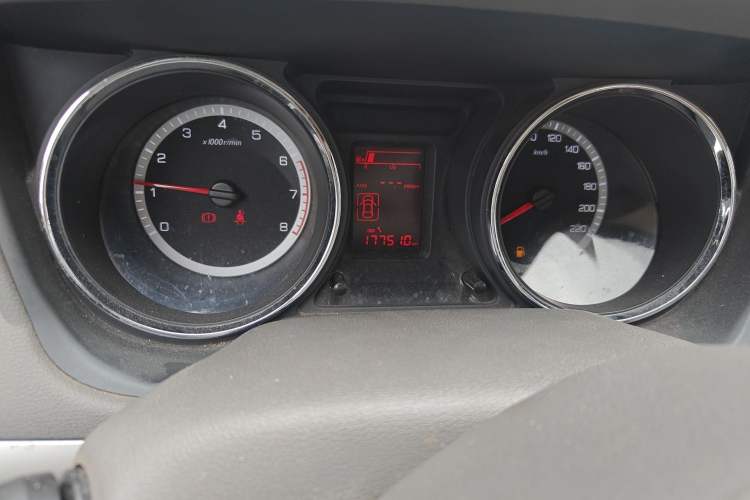 Used Dongfeng Aeolus A60 2014 1.6L Manual Luxury Model Odometer Close Up