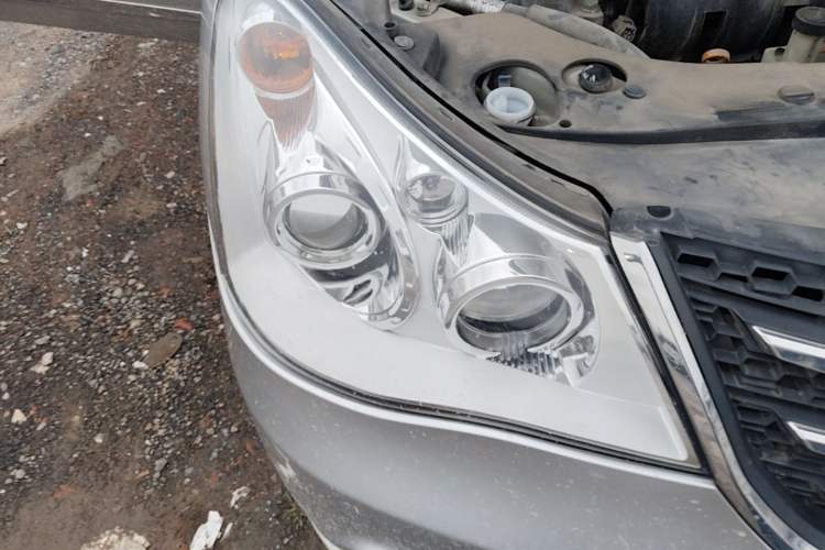 Used Dongfeng Aeolus A60 2014 1.6L Automatic Luxury Model Right Front Headlight