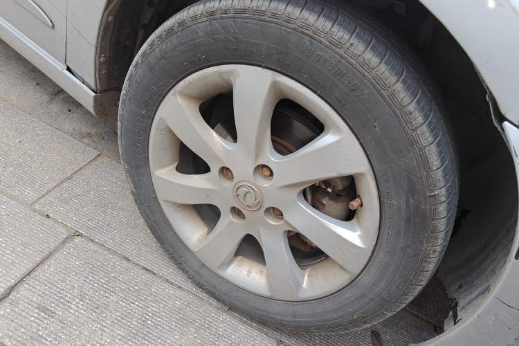 Used Dongfeng Aeolus A60 2014 1.6L Manual Luxury Model Right Front Wheel Hub