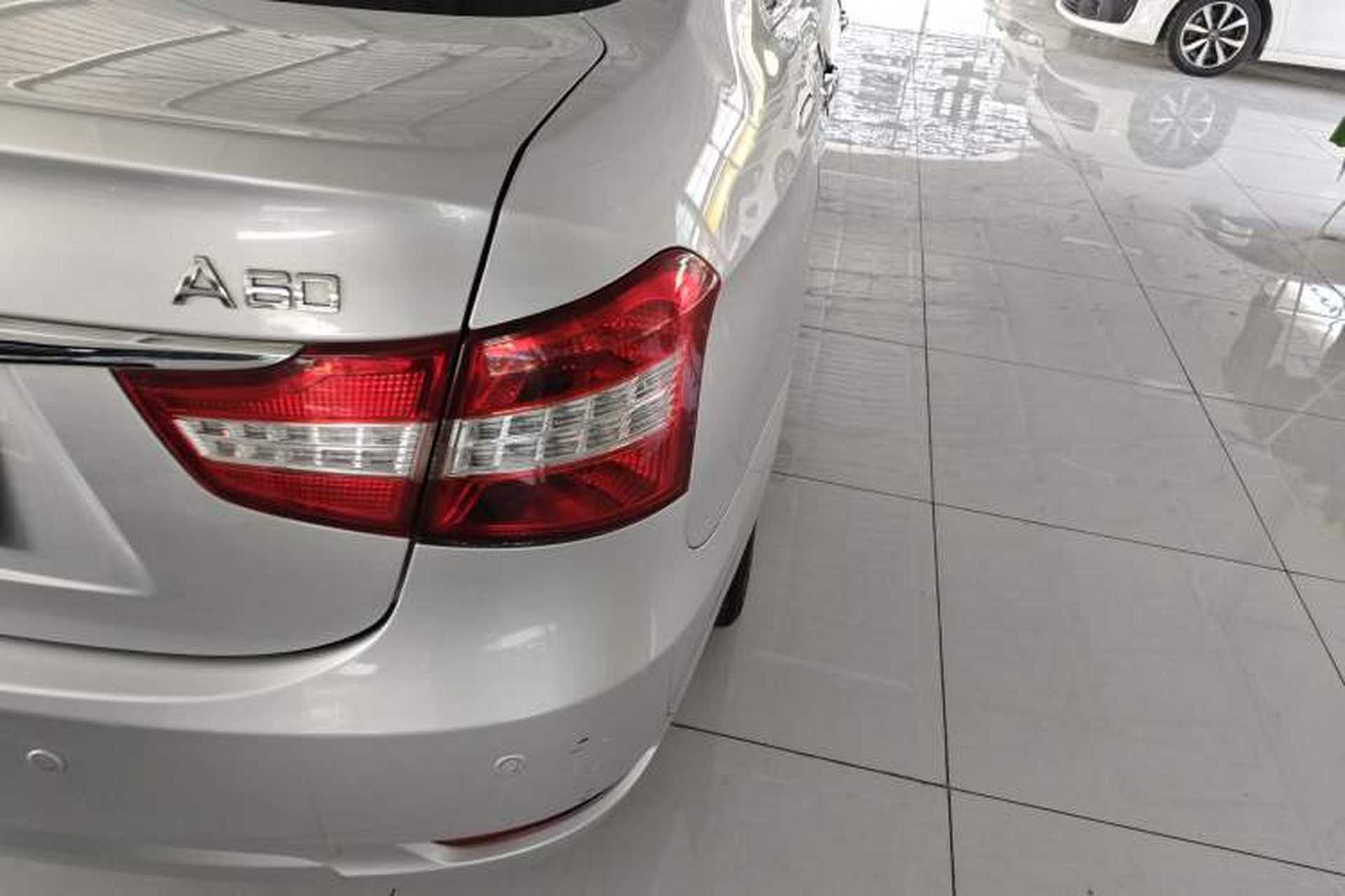 Used Dongfeng Aeolus A60 2014 1.6L Automatic Luxury Model Right Rear Taillight